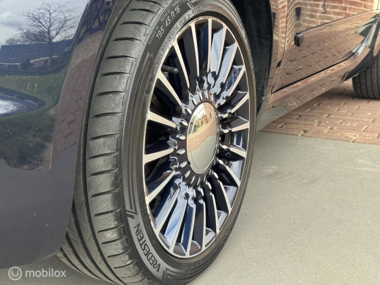 Vehicle Image 22