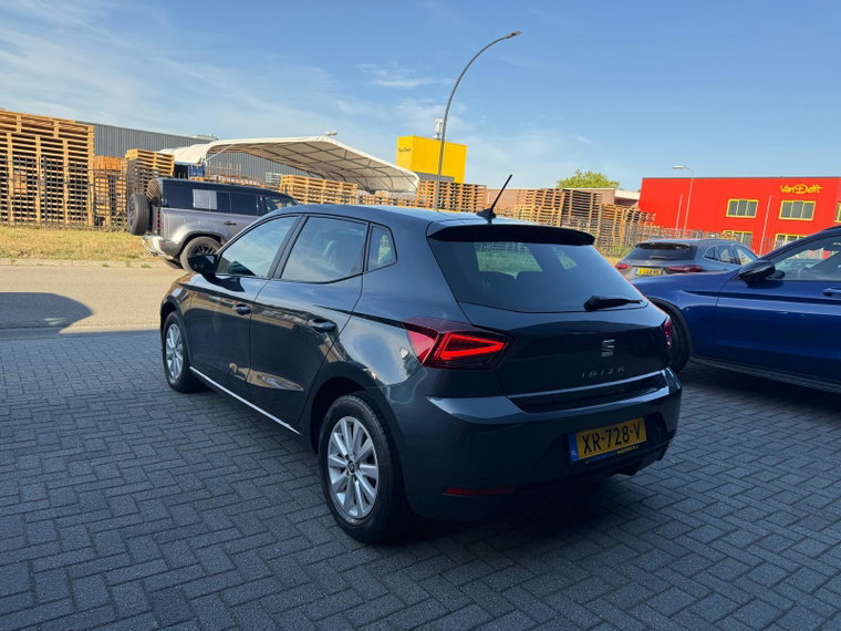 Vehicle Image 8