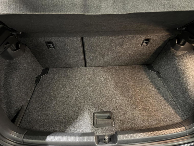 Vehicle Image 40