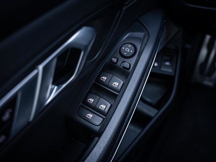 Vehicle Image 40