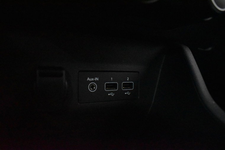 Vehicle Image 25
