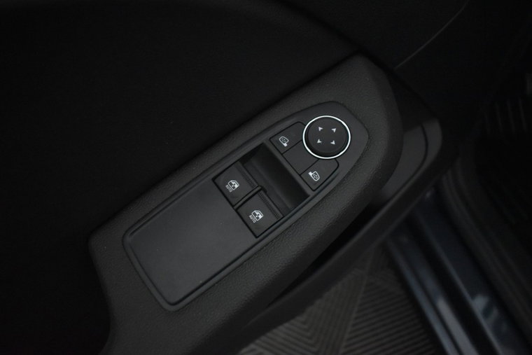 Vehicle Image 27