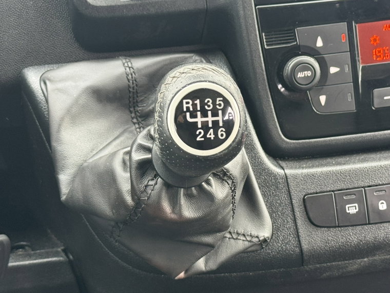 Vehicle Image 38