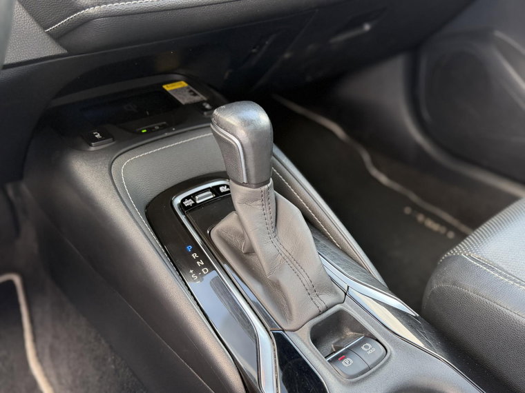 Vehicle Image 32