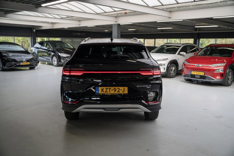 Vehicle Image 12