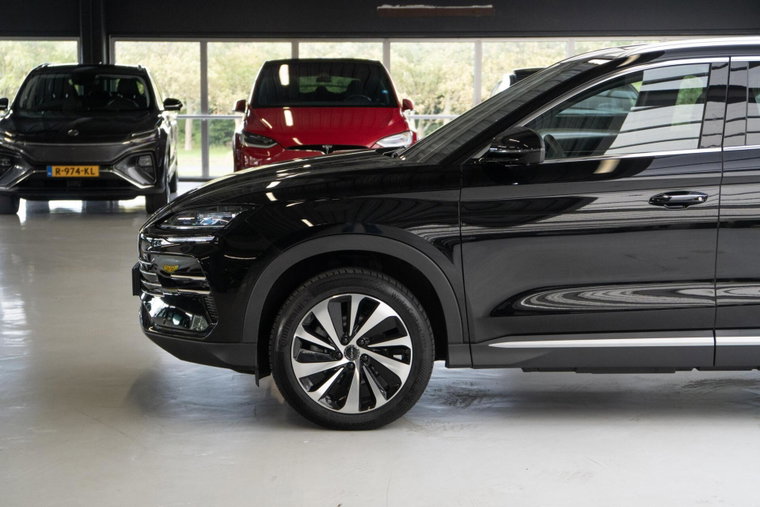 Vehicle Image 15
