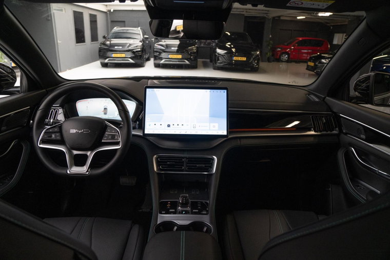 Vehicle Image 18