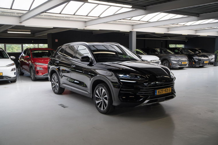Vehicle Image 9