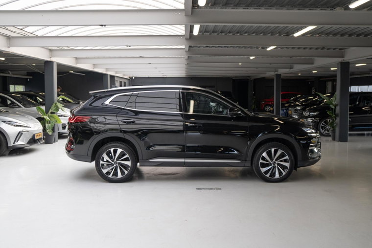 Vehicle Image 10
