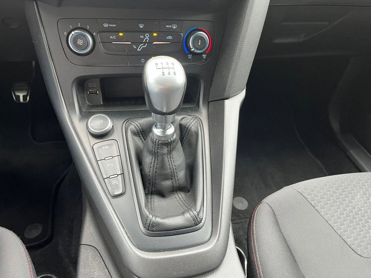 Vehicle Image 17