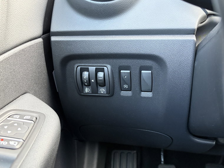 Vehicle Image 42