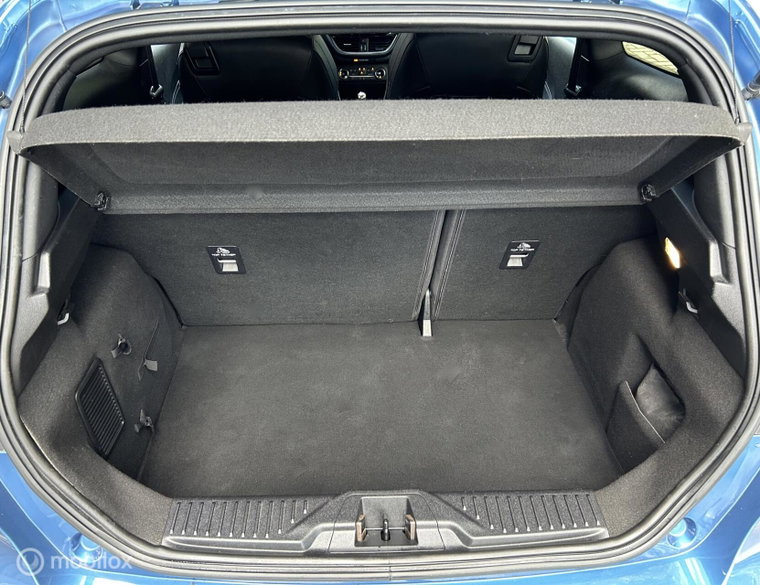 Vehicle Image 17