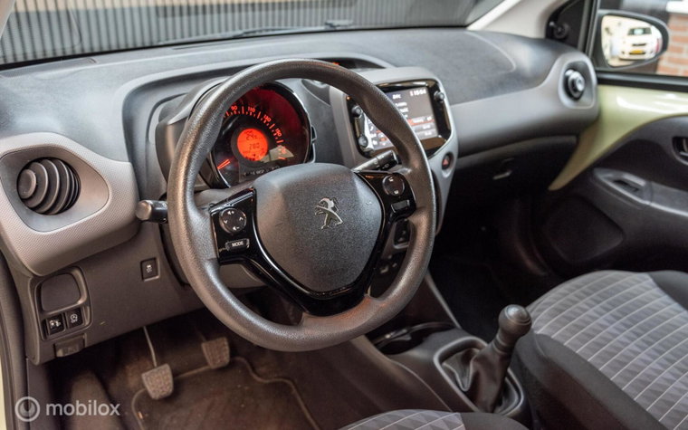 Vehicle Image 19