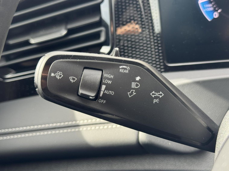 Vehicle Image 33