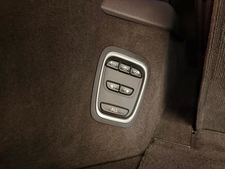 Vehicle Image 27