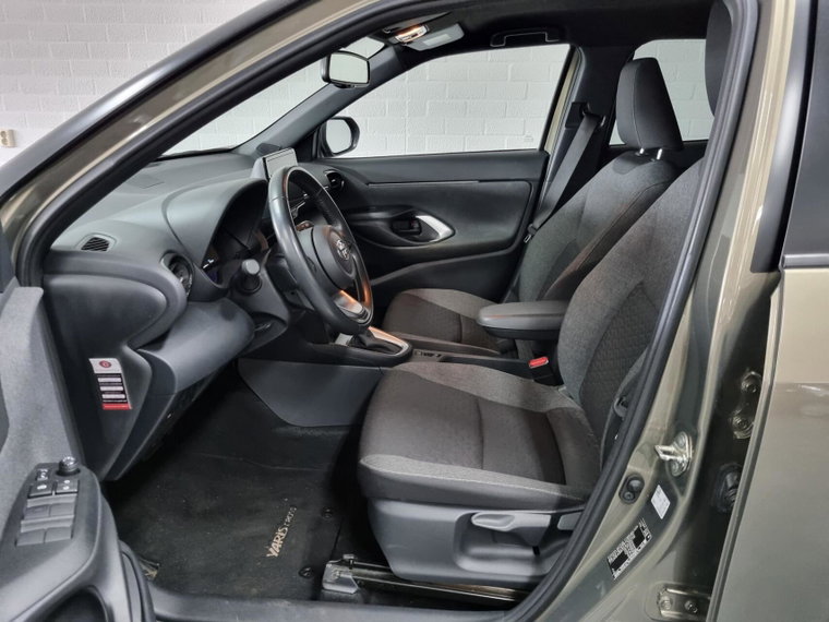 Vehicle Image 10