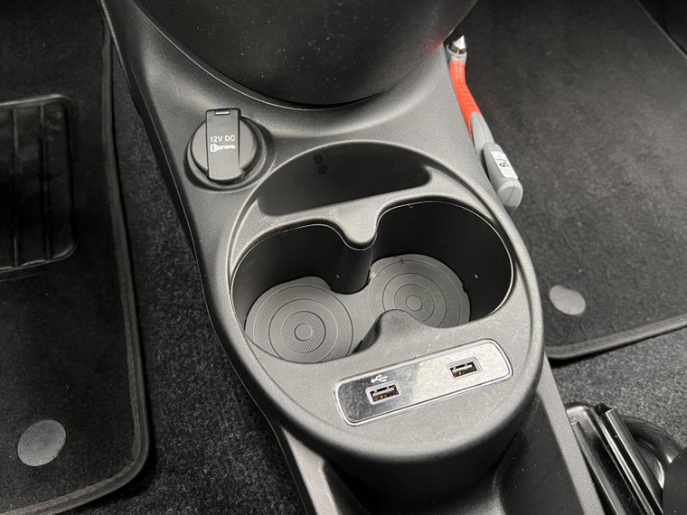 Vehicle Image 35