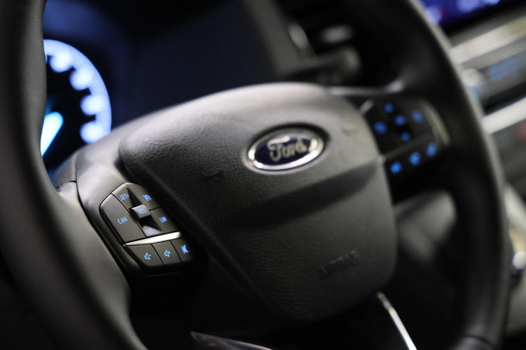 Vehicle Image 13