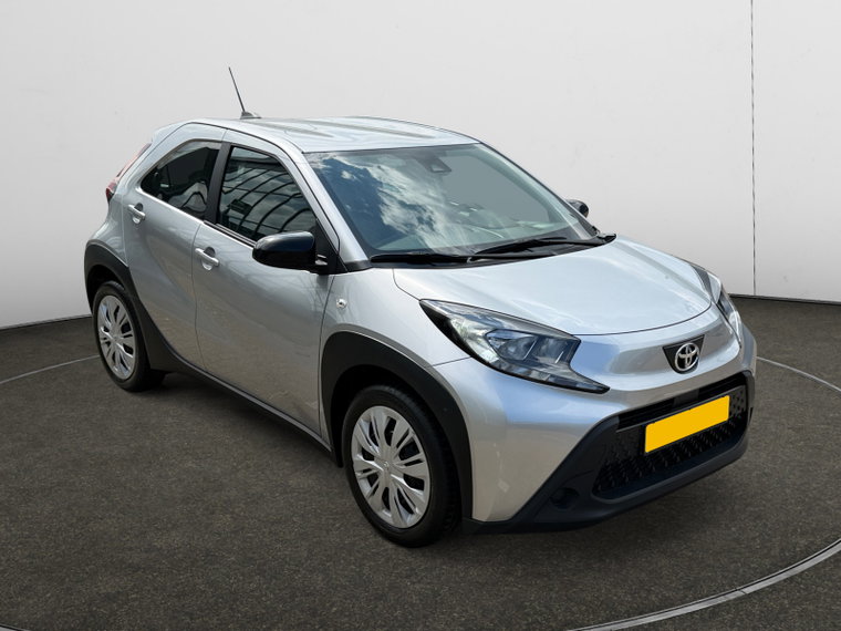 Vehicle Image 4