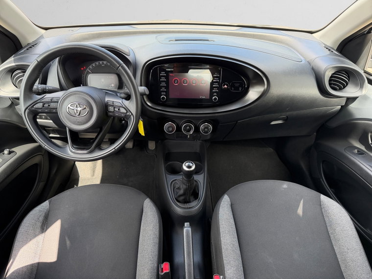 Vehicle Image 6