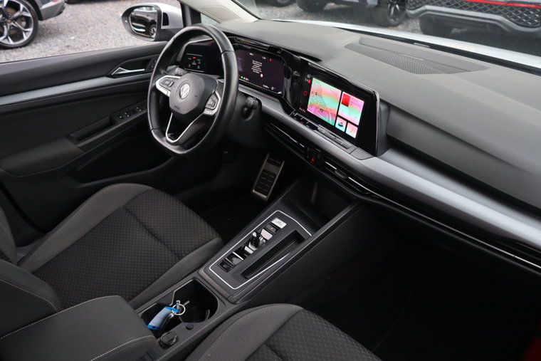 Vehicle Image 12