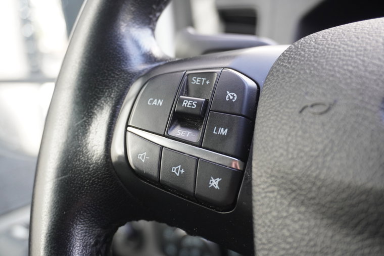 Vehicle Image 16