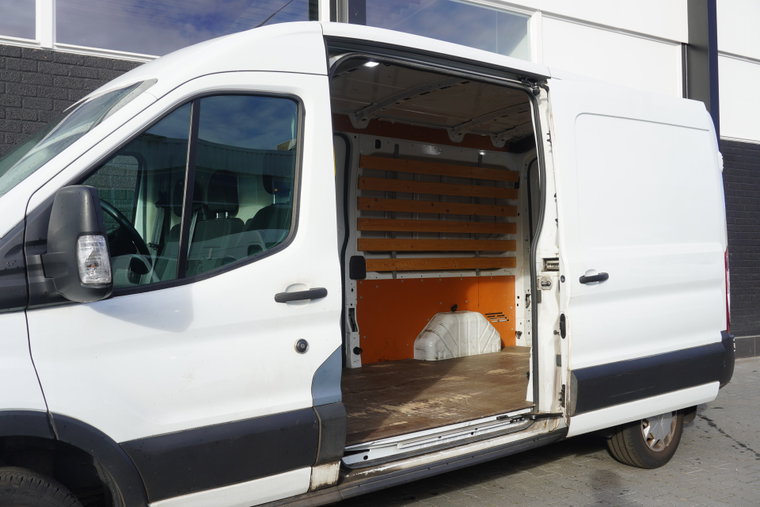 Vehicle Image 9