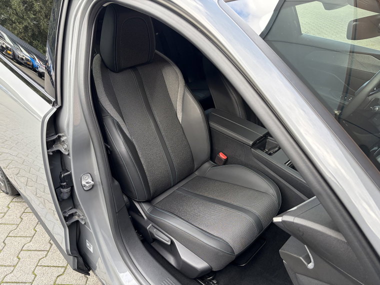 Vehicle Image 45