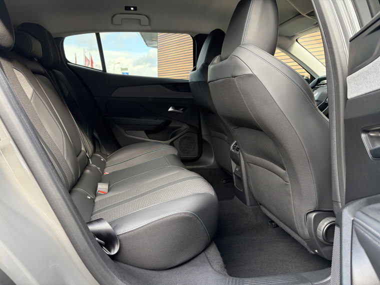 Vehicle Image 48