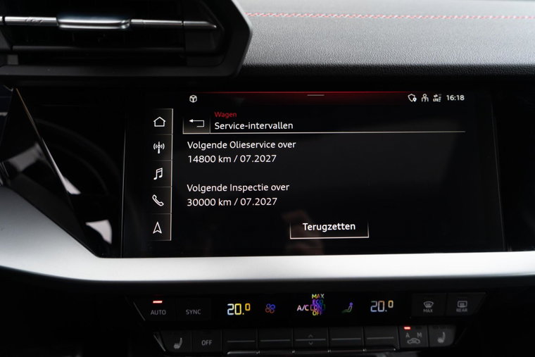 Vehicle Image 42