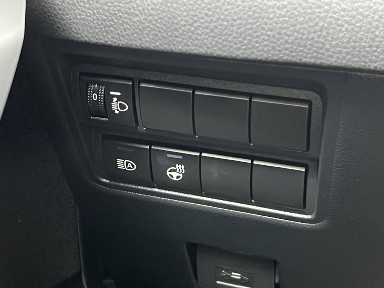 Vehicle Image 32