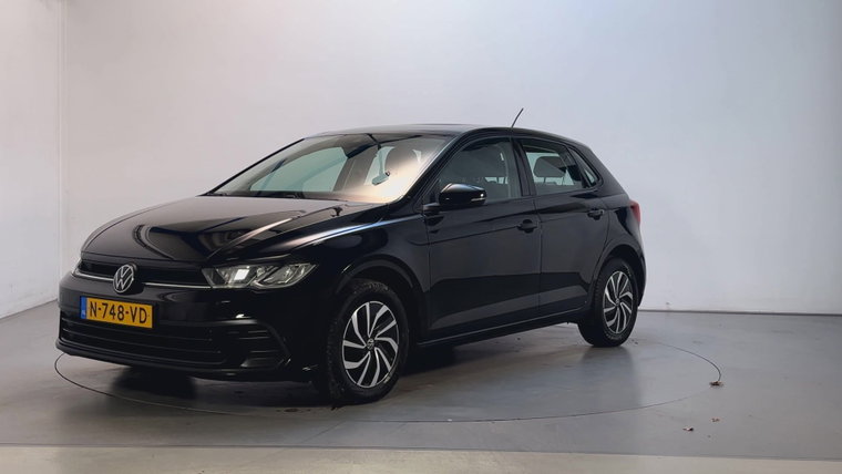 Vehicle Image 6