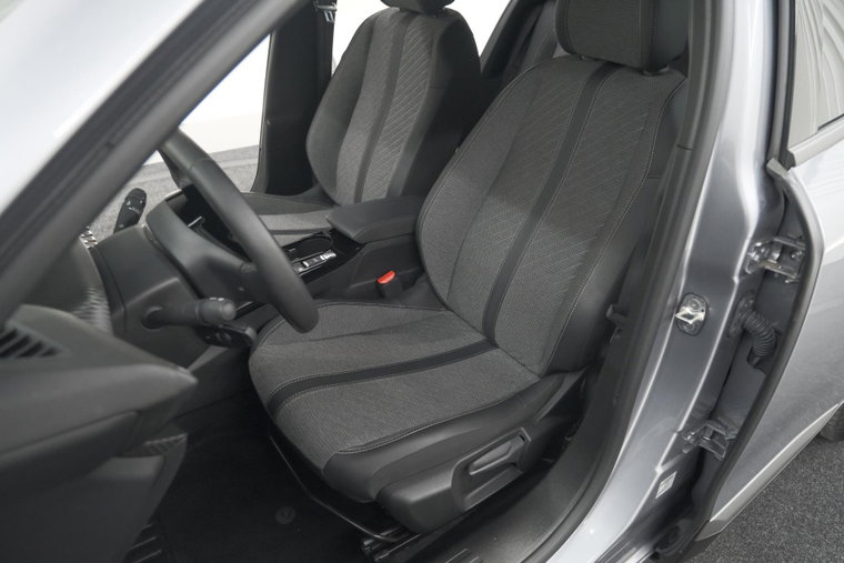 Vehicle Image 28
