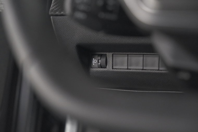 Vehicle Image 38