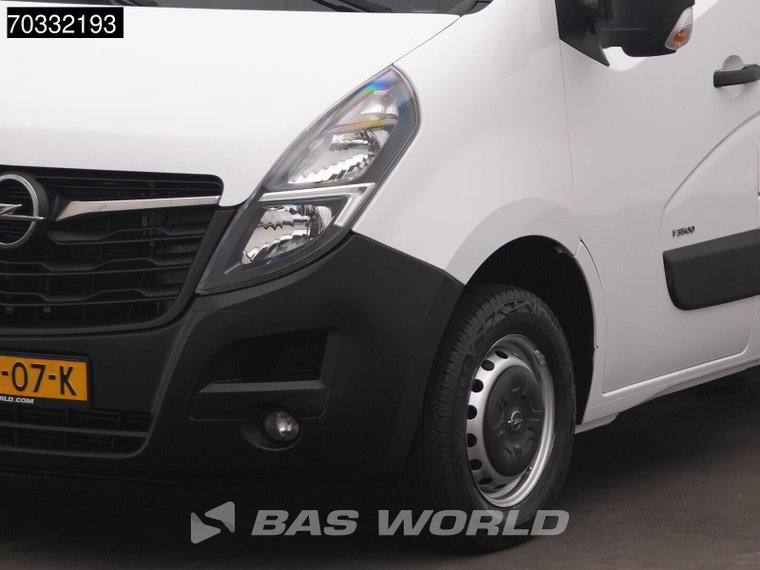 Vehicle Image 37