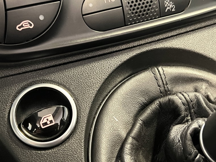 Vehicle Image 32