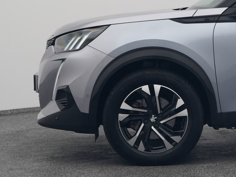 Vehicle Image 21