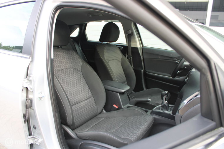Vehicle Image 32