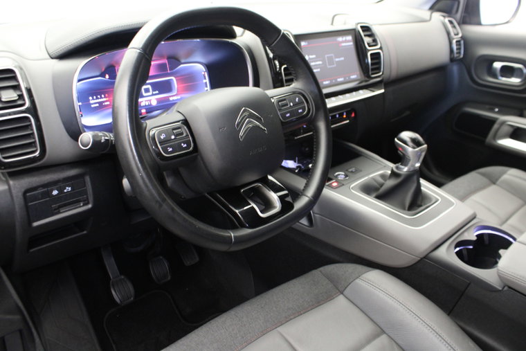 Vehicle Image 12