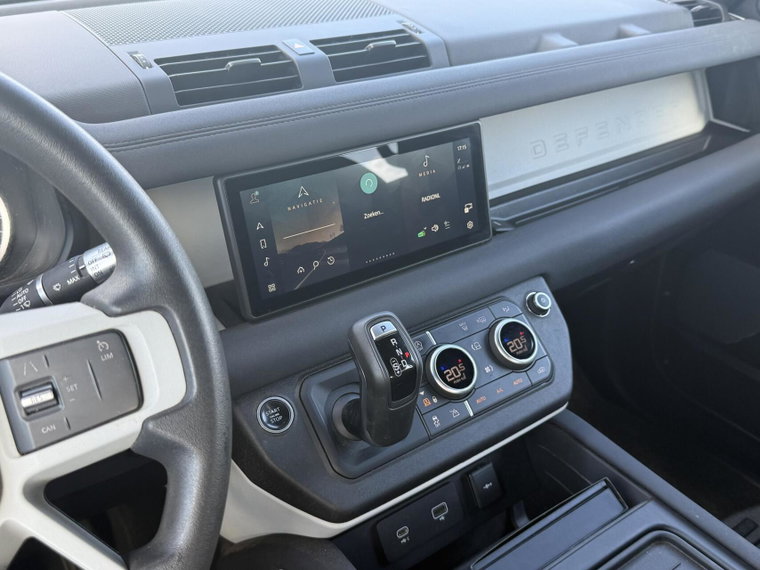 Vehicle Image 17
