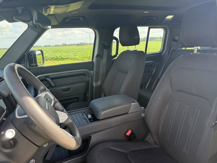 Vehicle Image 32