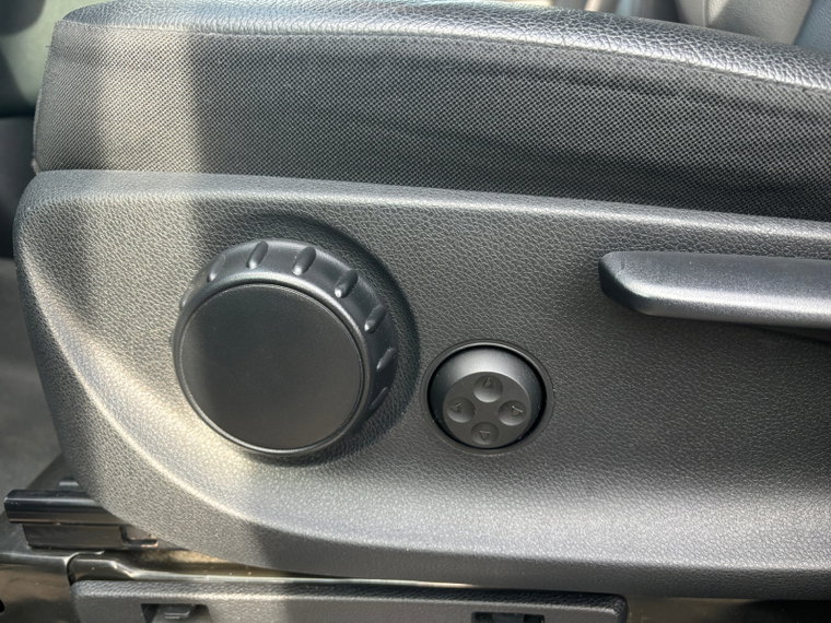 Vehicle Image 24