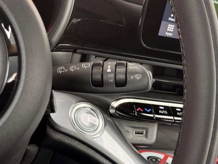 Vehicle Image 26