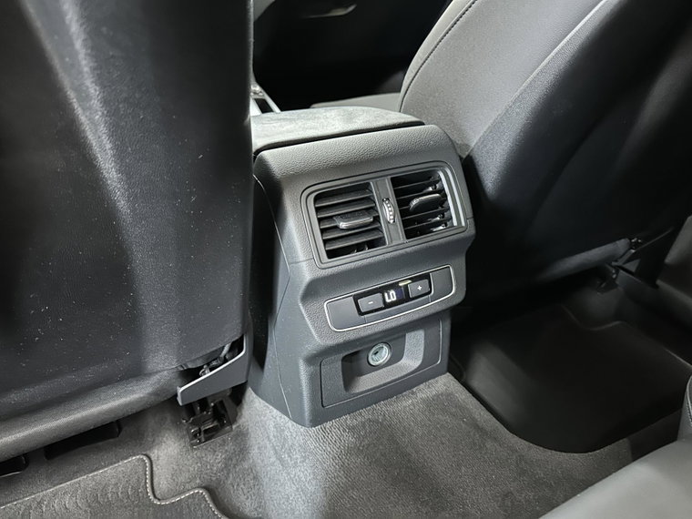 Vehicle Image 34