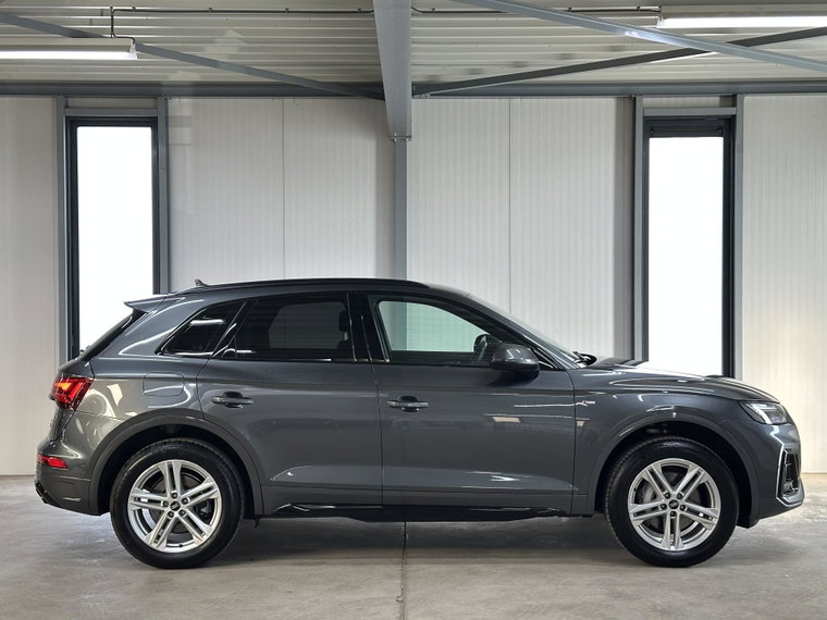 Vehicle Image 6