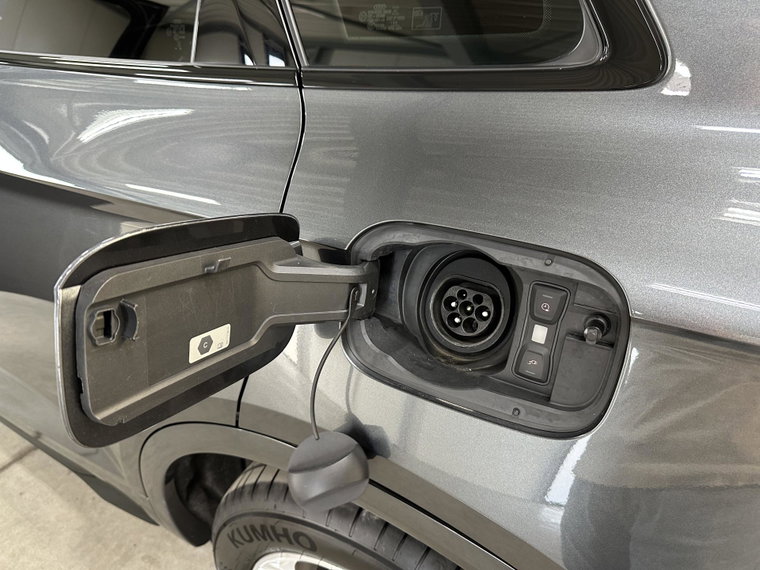 Vehicle Image 44
