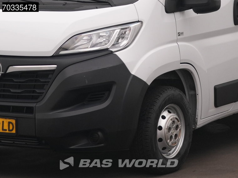 Vehicle Image 35