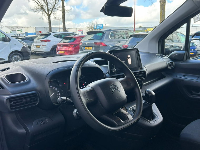 Vehicle Image 19