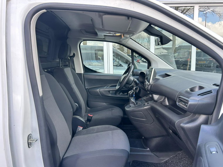 Vehicle Image 22