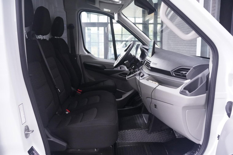 Vehicle Image 18